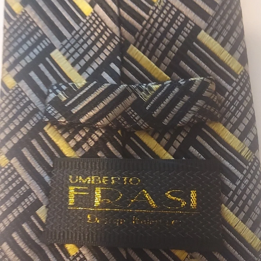 Umberto Frasier tie gray yellow